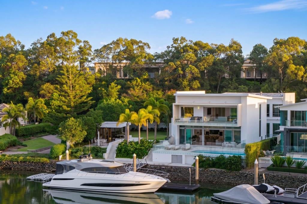 1019 Edgecliff Dr, Sanctuary Cove, QLD 4212