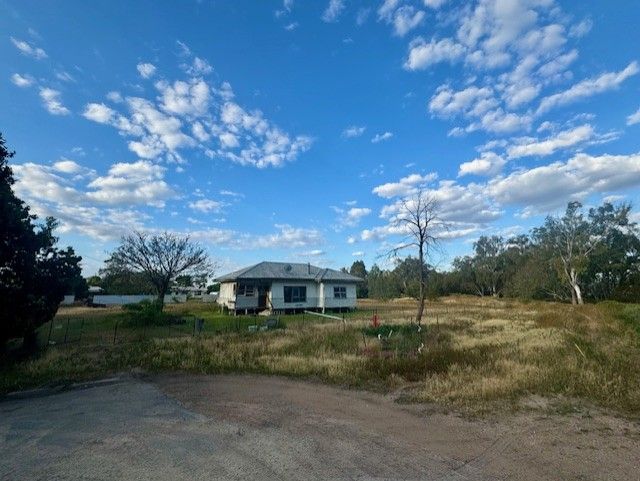 2 Murray St, Moulamein, NSW 2733