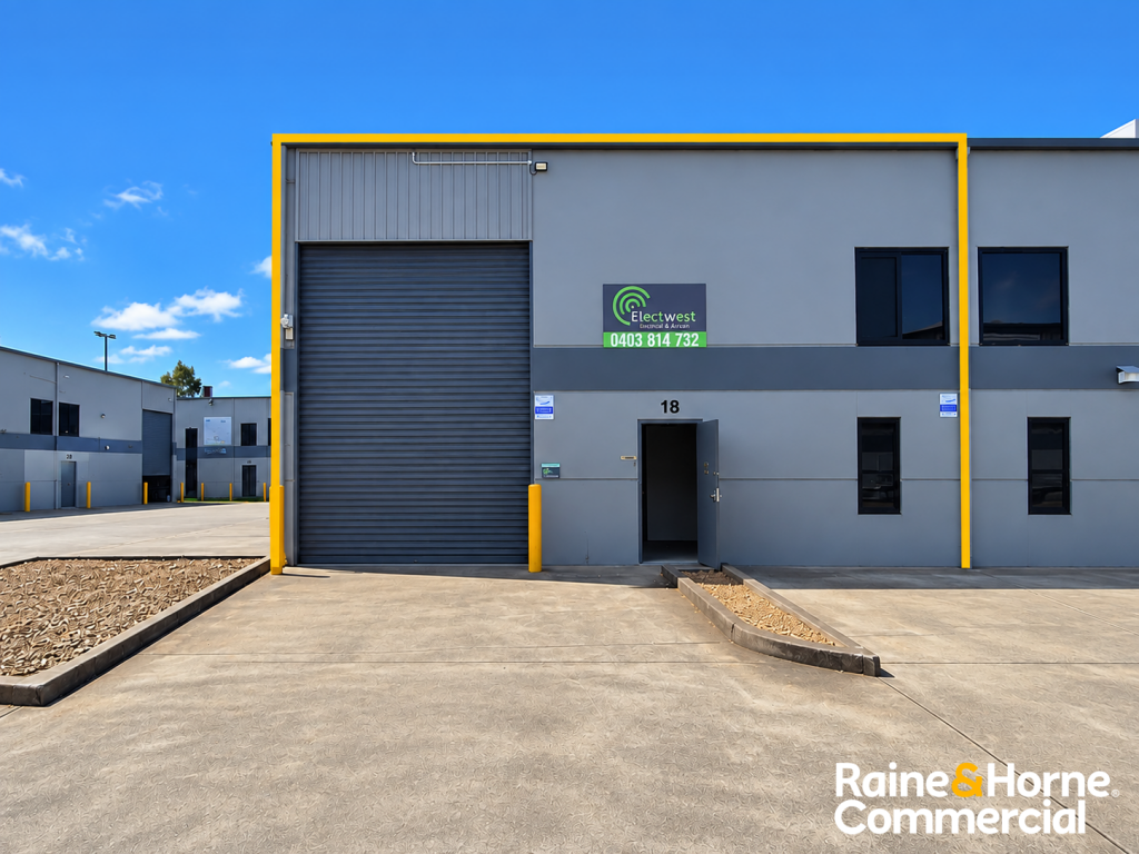 18/29 COOMBES DR, PENRITH, NSW 2750