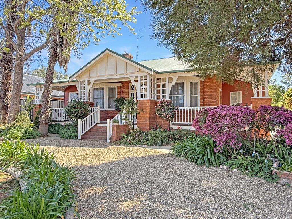 73 Acacia Ave, Leeton, NSW 2705