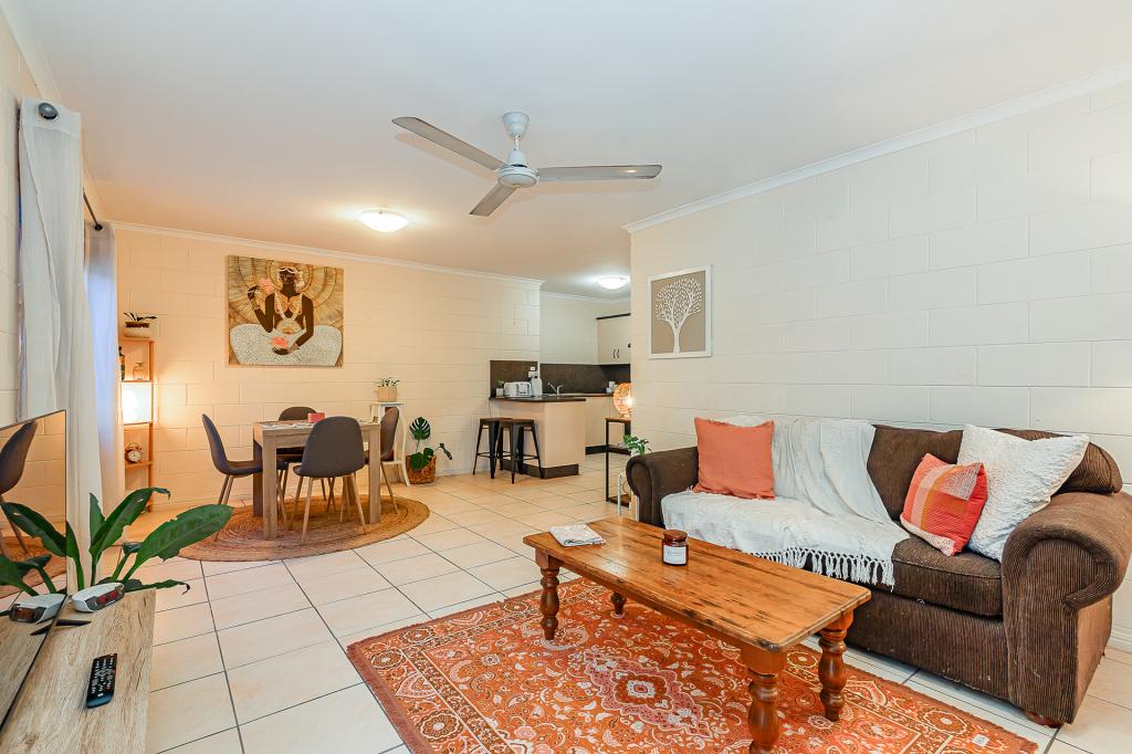 2/7 WARBURTON ST, NORTH WARD, QLD 4810