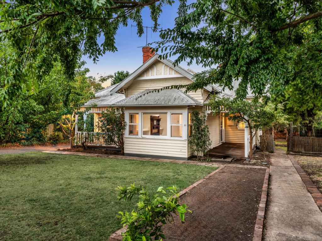 21 Malcolm St, Mansfield, VIC 3722