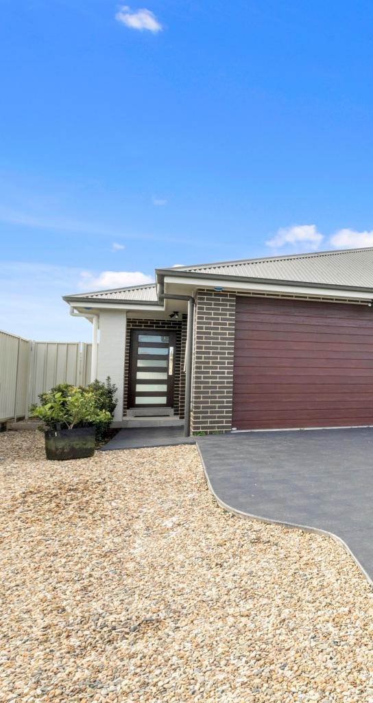 8A ASPROMONTE DR, SOUTH NOWRA, NSW 2541