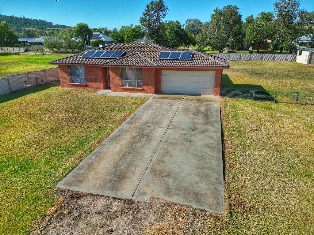 4 Radnor St, Canowindra, NSW 2804