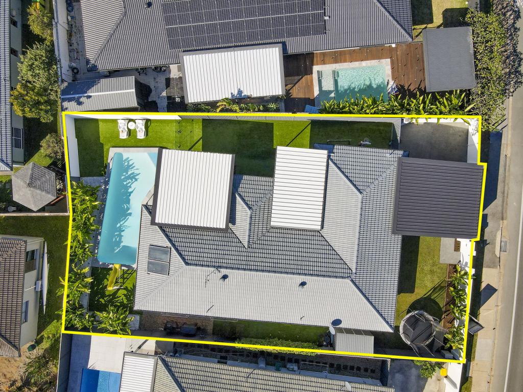 139 Markeri St, Mermaid Waters, QLD 4218