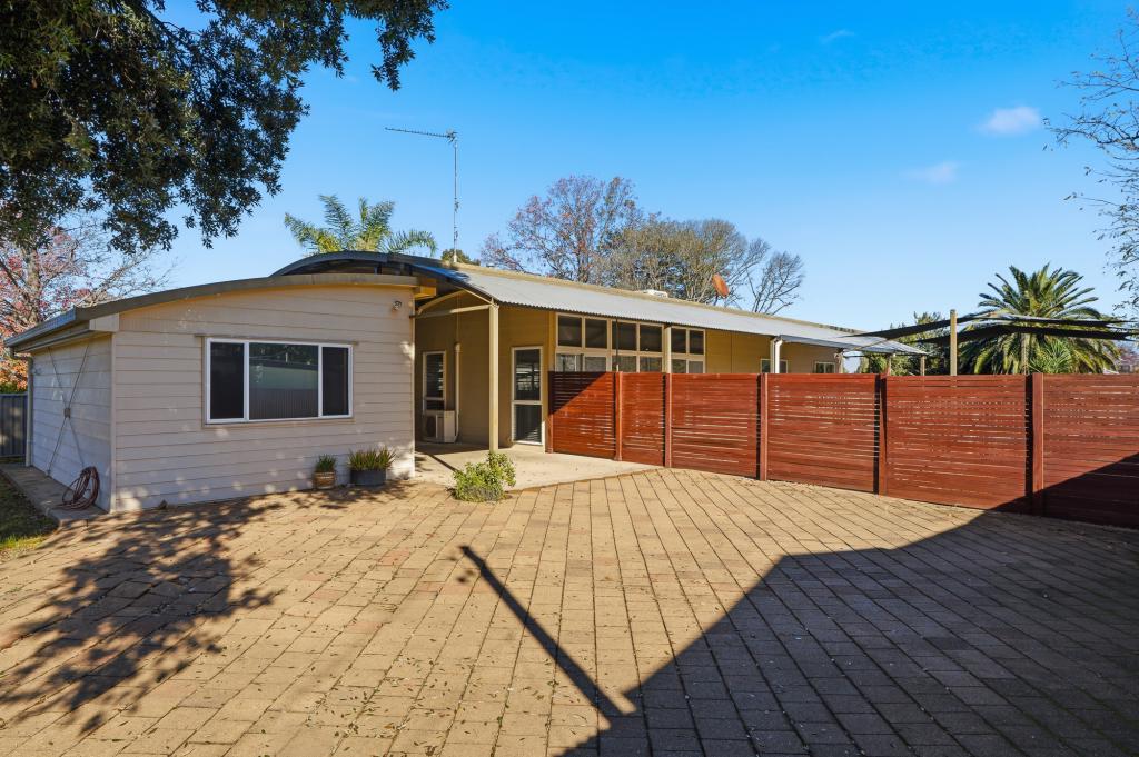 18 COOYAL ST, COWRA, NSW 2794