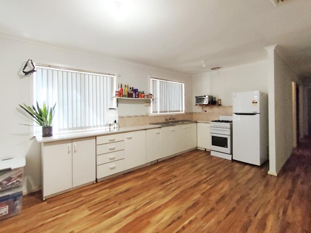 6 Clark Pl, Eneabba, WA 6518