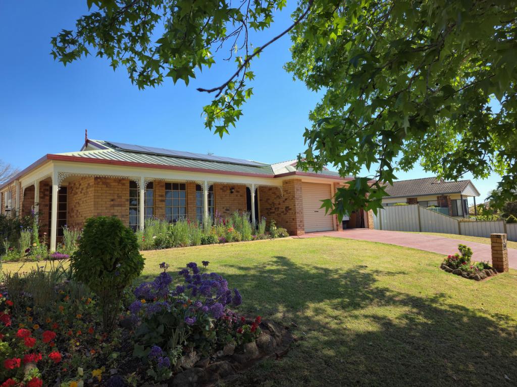 26 Jull Dr, Centenary Heights, QLD 4350