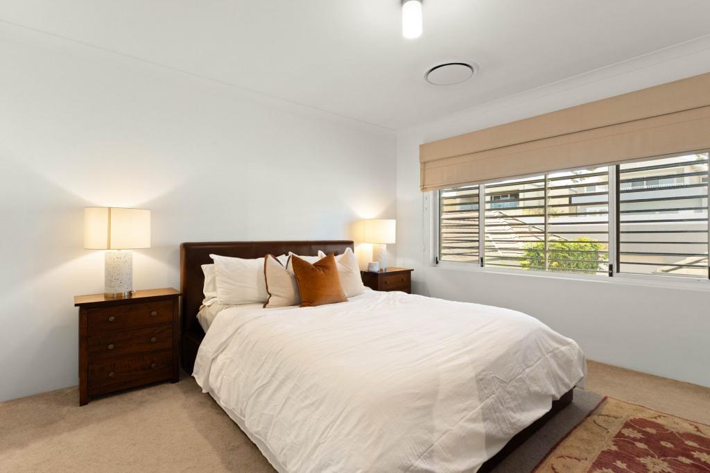 8 TORQUAY PASS, MINDARIE, WA 6030