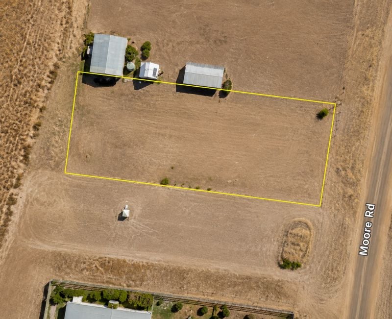 8 MOORE ST, KULPI, QLD 4352