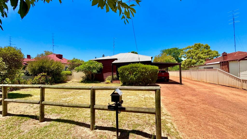 37A THATCHER ST, WAROONA, WA 6215