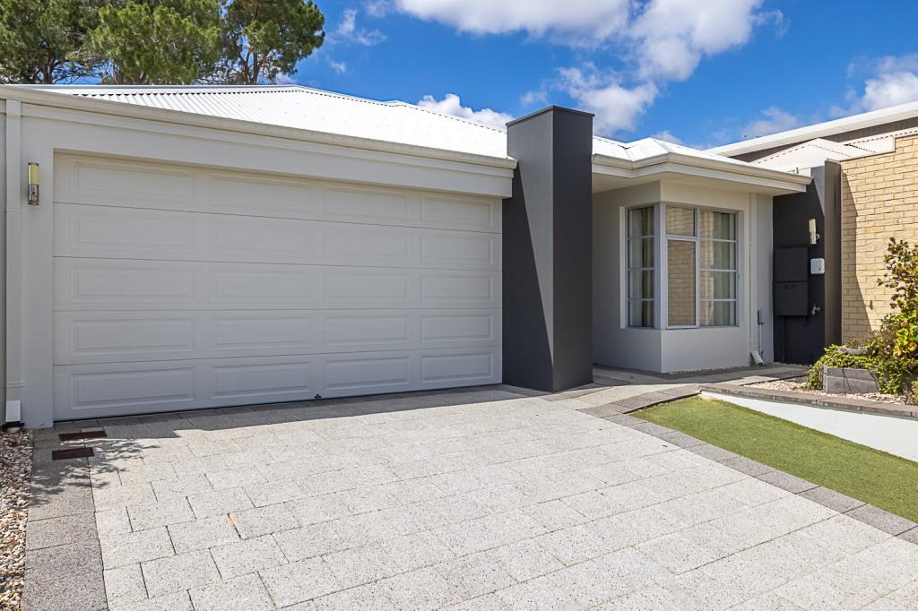 7 Isla Pl, Piara Waters, WA 6112
