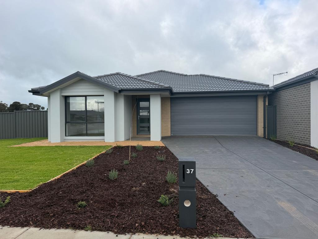 37 KINGPARROT CCT, BENALLA, VIC 3672