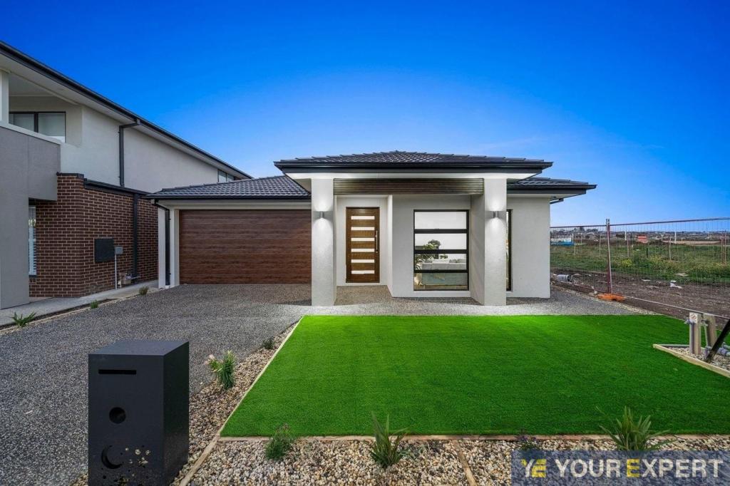 8 Coyote Rd, Clyde North, VIC 3978