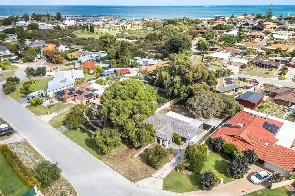 35 Weatherley Dr, Two Rocks, WA 6037