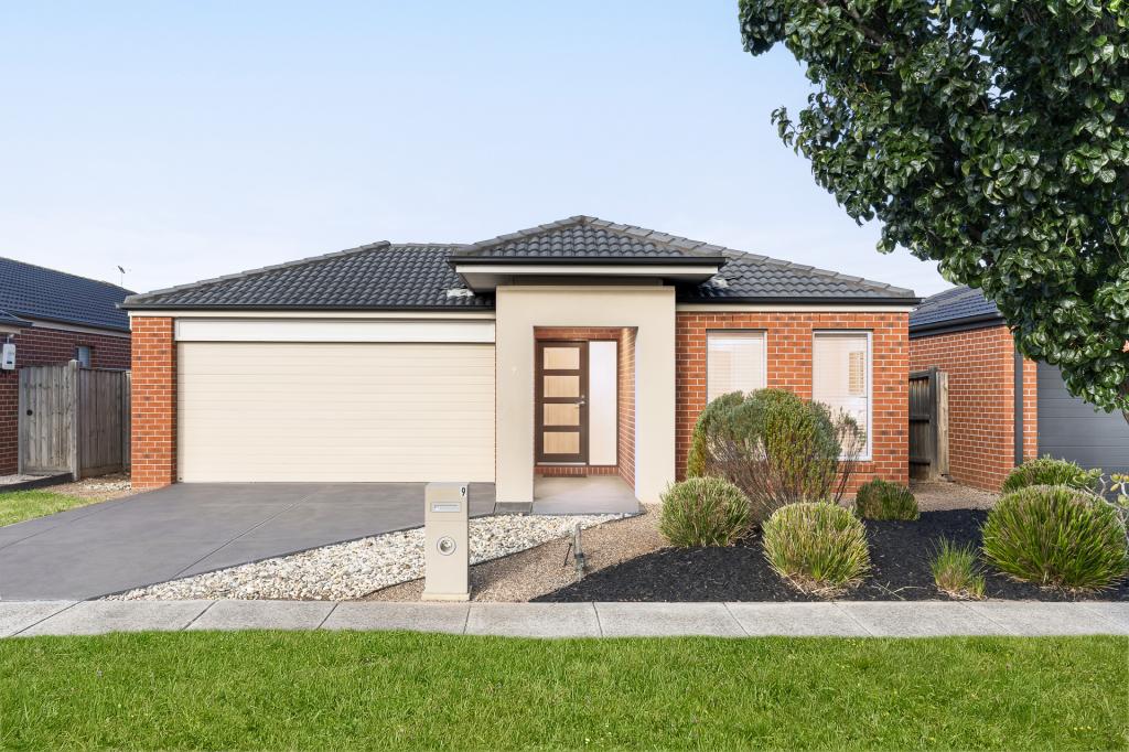 9 PIER WAY, POINT COOK, VIC 3030