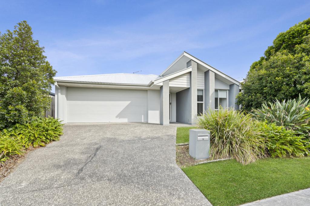 19 MOUNT PLEASANT ST, PARK RIDGE, QLD 4125