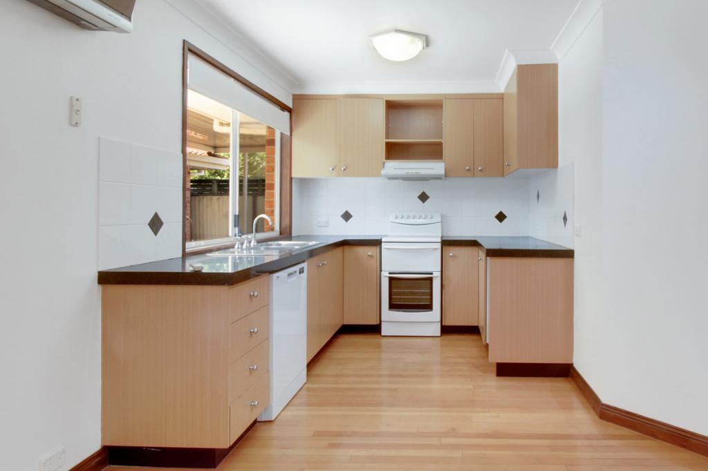 24 Serrata Pl, Cordeaux Heights, NSW 2526