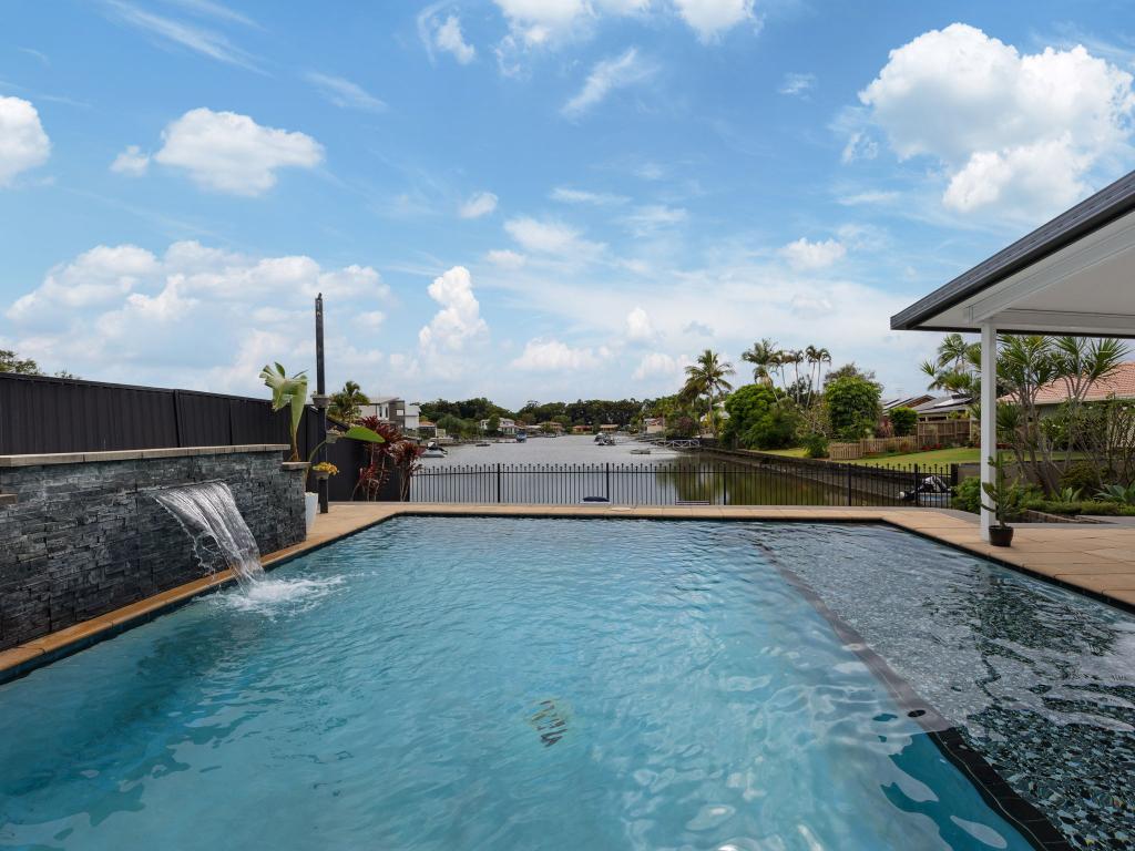 17 Mainsail St, Currumbin Waters, QLD 4223