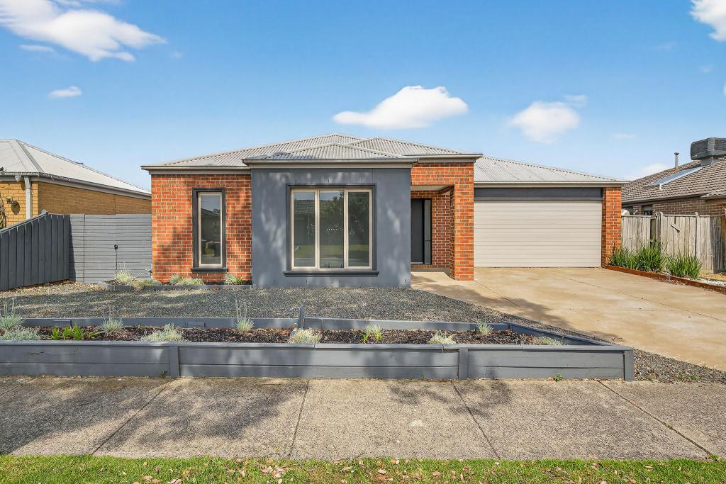 7 Lisa Ave, Pakenham, VIC 3810
