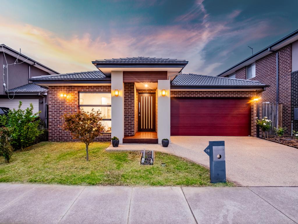 38 Karawarra Cct, Cranbourne North, VIC 3977