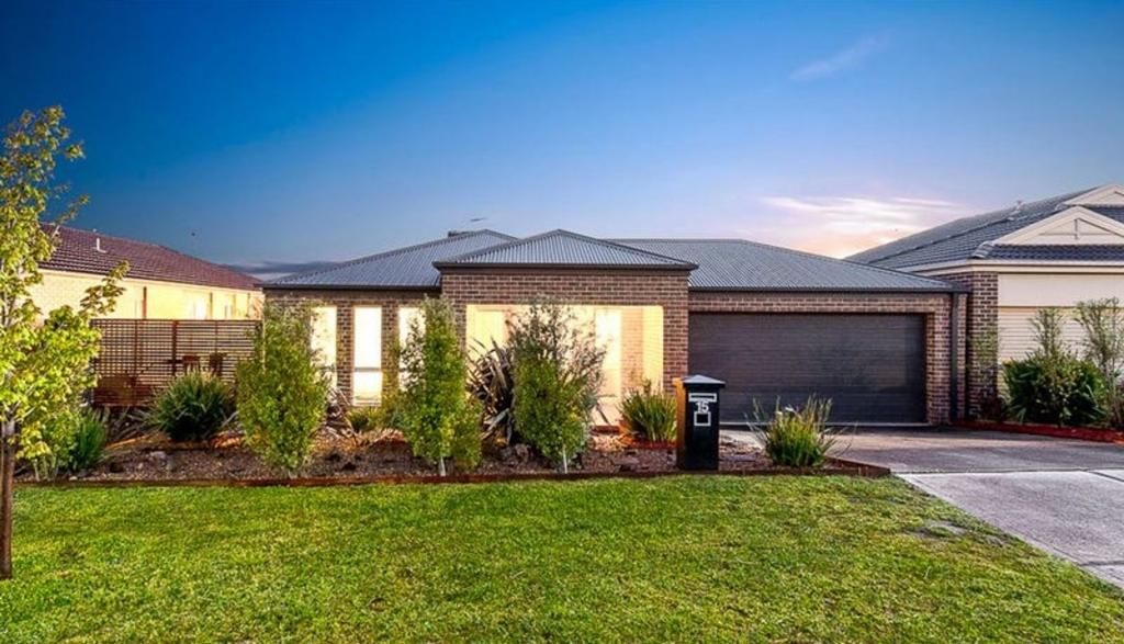 15 Victoria Pl, Pakenham, VIC 3810