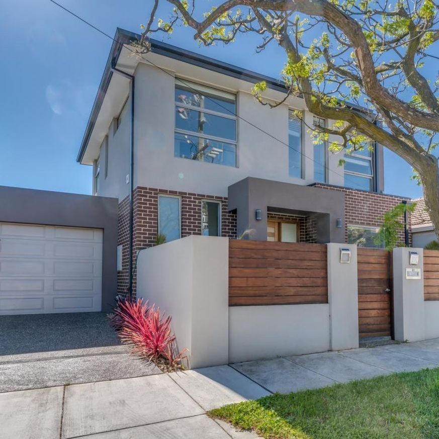 21 CARDIFF ST, BENTLEIGH EAST, VIC 3165