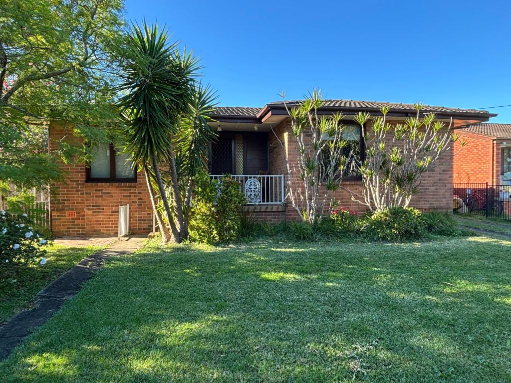 45 Sampson Cres, Bomaderry, NSW 2541