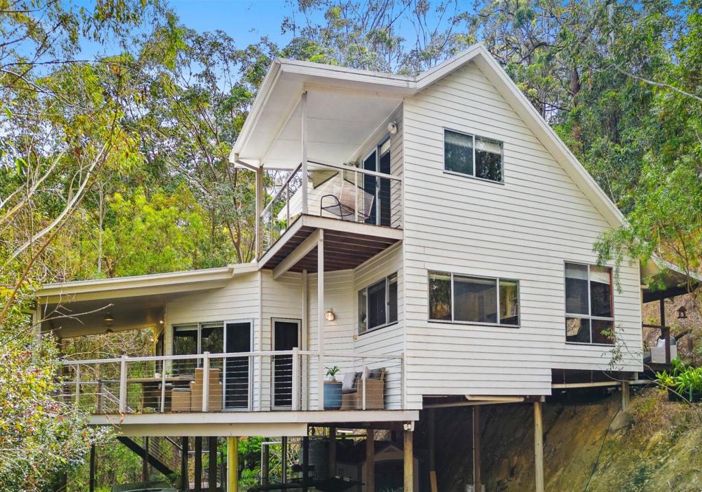 27 Bronhill St, Currumbin Waters, QLD 4223