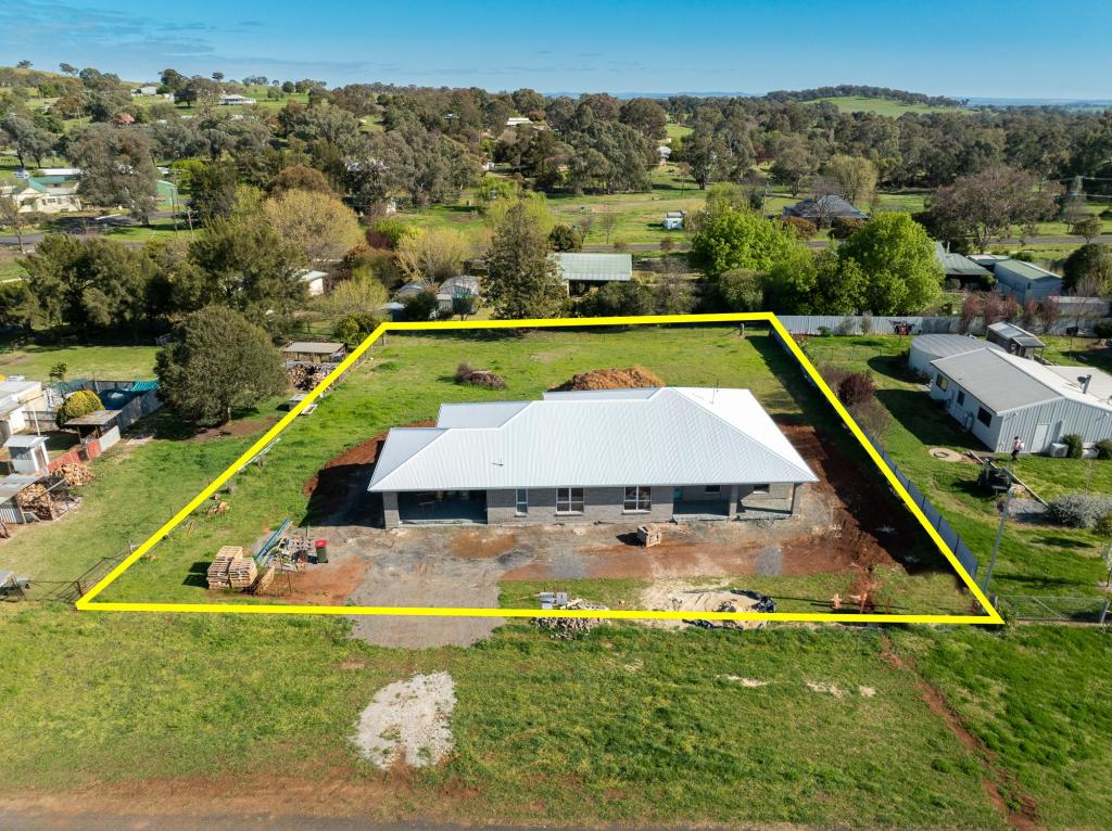 18 THOMPSON ST, CARGO, NSW 2800