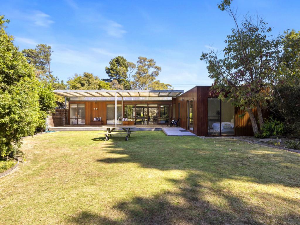 24 MINTO ST, MERRICKS BEACH, VIC 3926