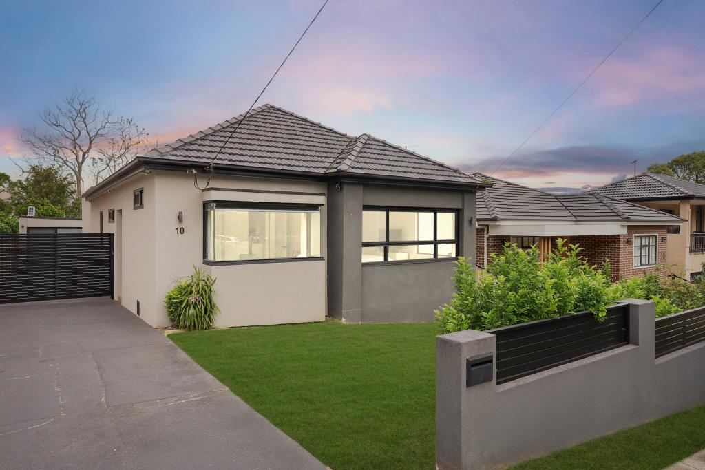 10 Farnham Ave, Roselands, NSW 2196