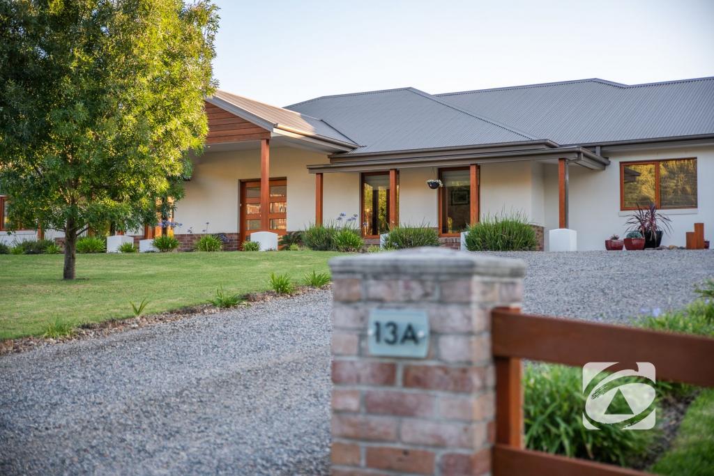 13a Caserta Dr, Berwick, VIC 3806