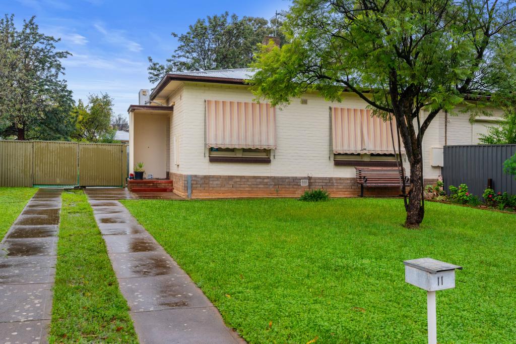 11 Knowles Rd, Elizabeth Vale, SA 5112