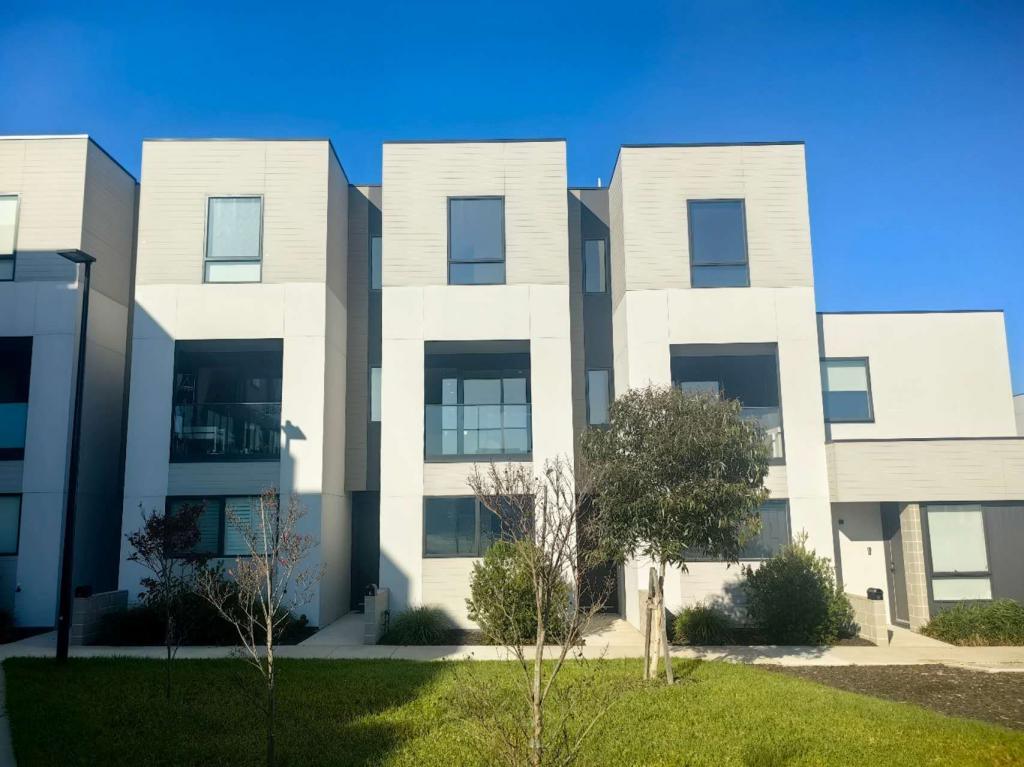 6 Tanika Walk, Oakleigh South, VIC 3167