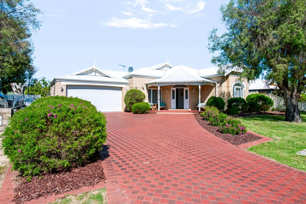 15 Beaufort Cres, West Busselton, WA 6280