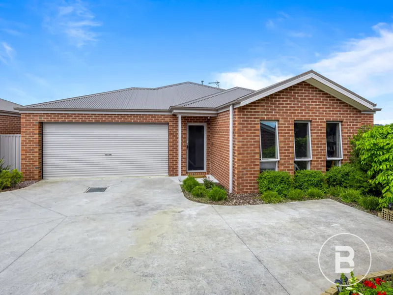 2/40 Vickers St, Sebastopol, VIC 3356