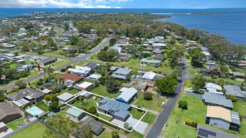 14 Greenbank Gr, Culburra Beach, NSW 2540