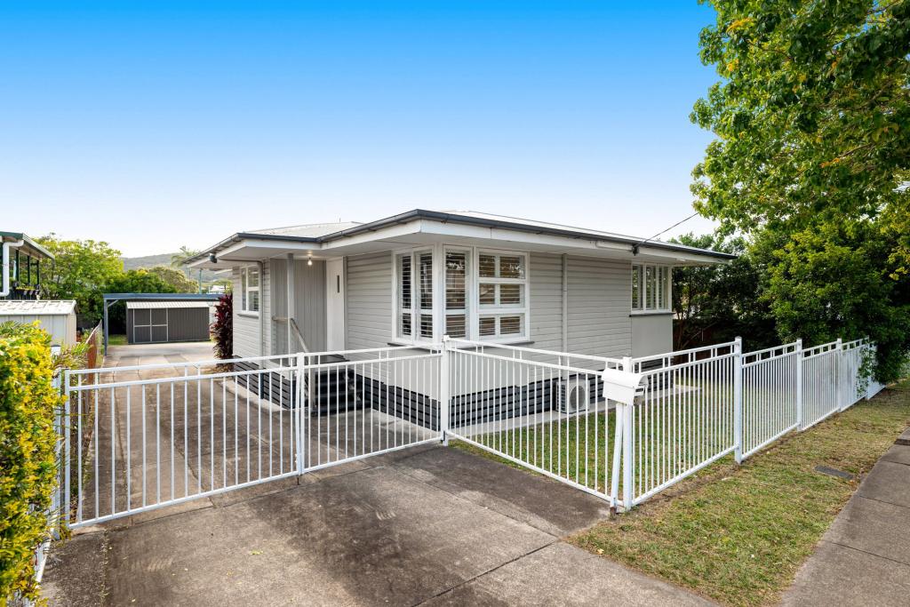 329 NEWNHAM RD, UPPER MOUNT GRAVATT, QLD 4122
