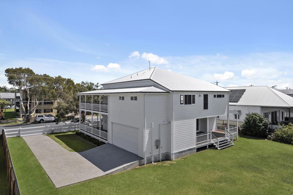 25 FOURTH AVE, SANDGATE, QLD 4017