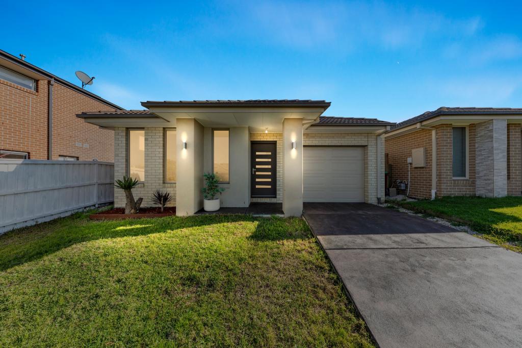 50 Kalbian Dr, Clyde North, VIC 3978
