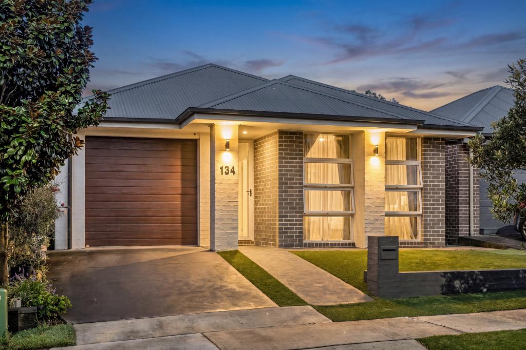 134 Sinclair Pde, Jordan Springs, NSW 2747