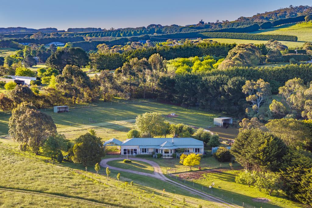 147 Couzens Lane, Romsey, VIC 3434