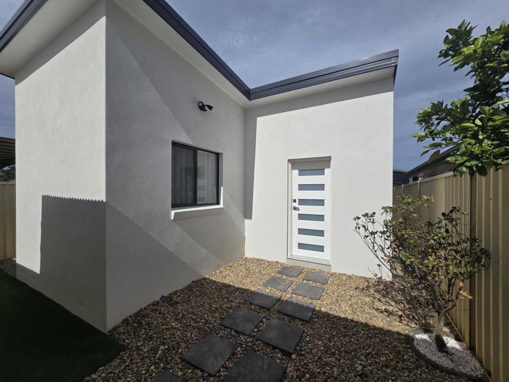 14b First Ave, Hoxton Park, NSW 2171