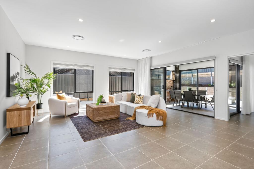 16 MCCAULEY AVE, GOOGONG, NSW 2620