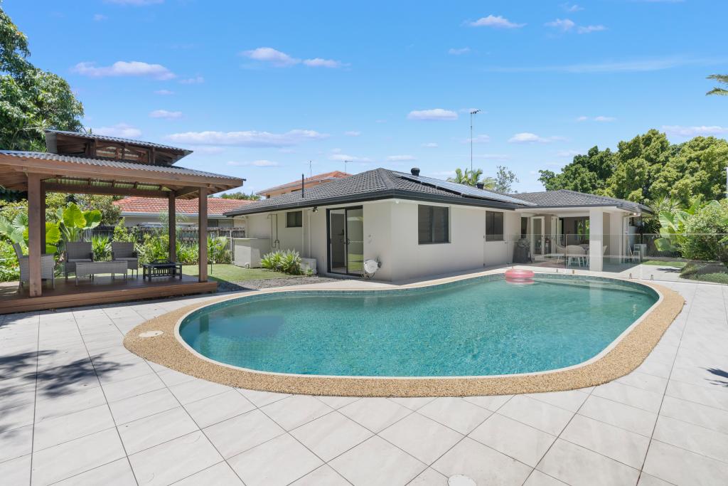 39 JAGUAR DR, BUNDALL, QLD 4217