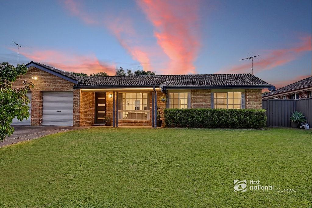 2/16 WINNIFRED RD, MCGRATHS HILL, NSW 2756