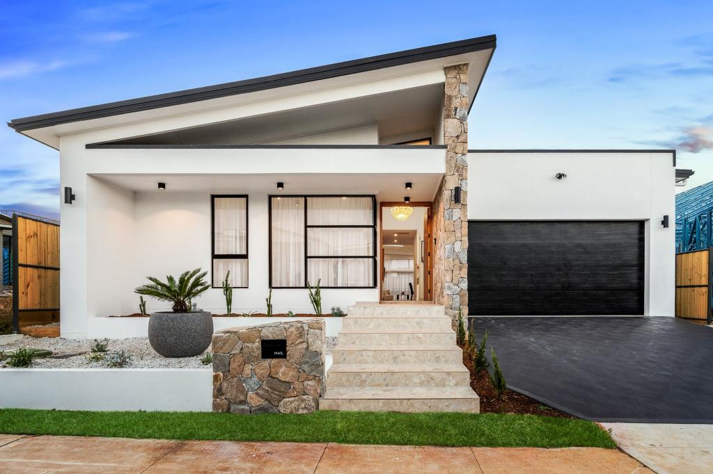 12 LUNETTE ST, BOX HILL, NSW 2765