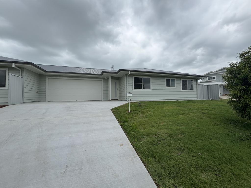 11b Clear Water Cl, Grafton, NSW 2460