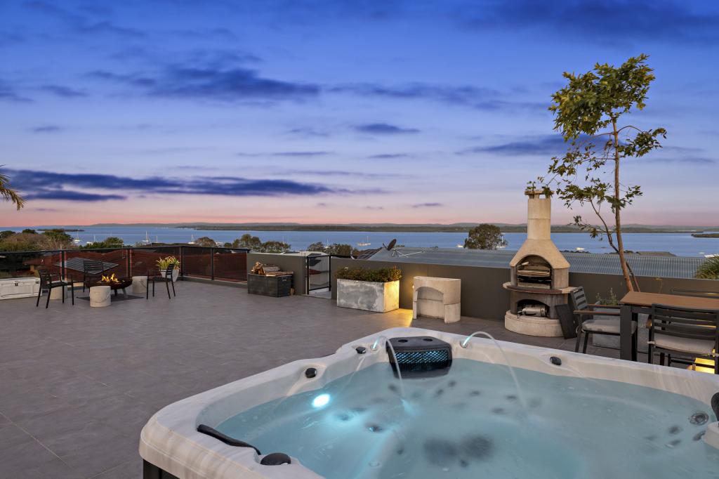 9 Wilohurst Dr, Redland Bay, QLD 4165